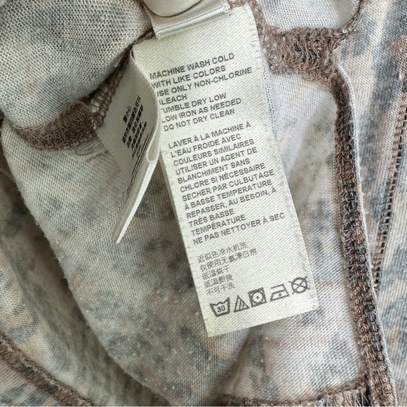 Free People Women's Tops Free People Tourist Tee Animal Print Size XS - Picture 10 of 11